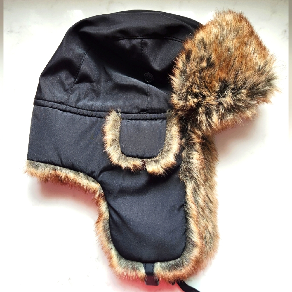 Le Chateau winter hat